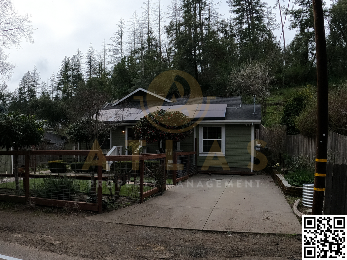 Foto principal - Charming 2-Bed, 2-Bath Home in Angwin – $3...