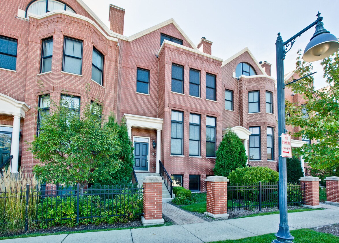 1827 Admiral Ct, Glenview, IL 60026 Townhome Rentals in Glenview IL