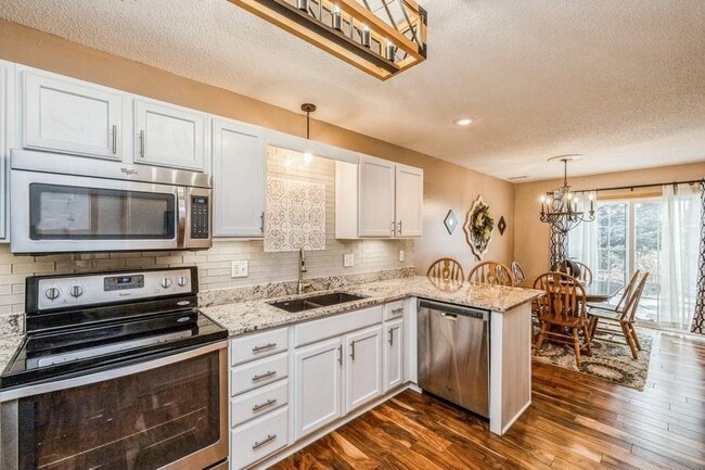 Foto del edificio - 7425 Wistful Vista Dr