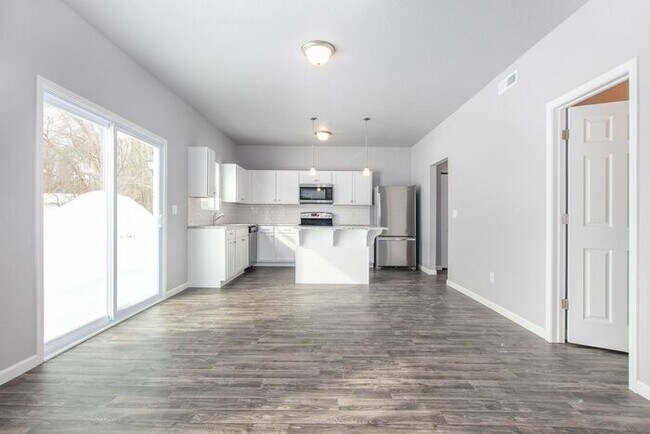 Building Photo - 3123 Belgian Dr