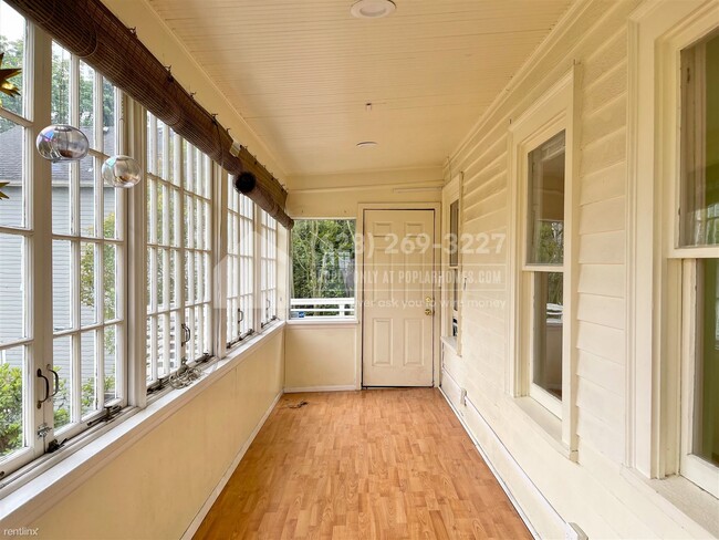 Building Photo - 2 br, 1 bath Duplex - 1108 24th Avenue Eas...