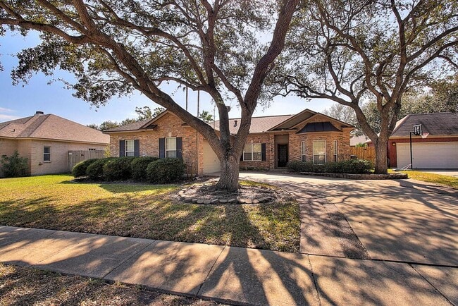 Building Photo - 7642 Dallas St
