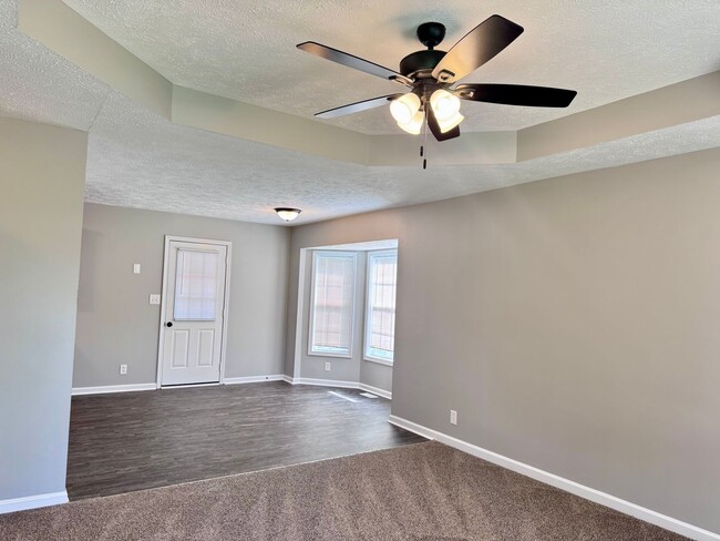 Building Photo - 357 Treeland Dr