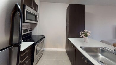 Interior Photo - Avalon Park