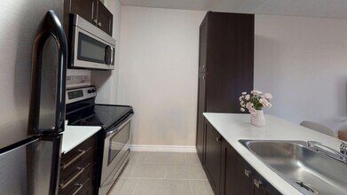 Interior Photo - Avalon Park