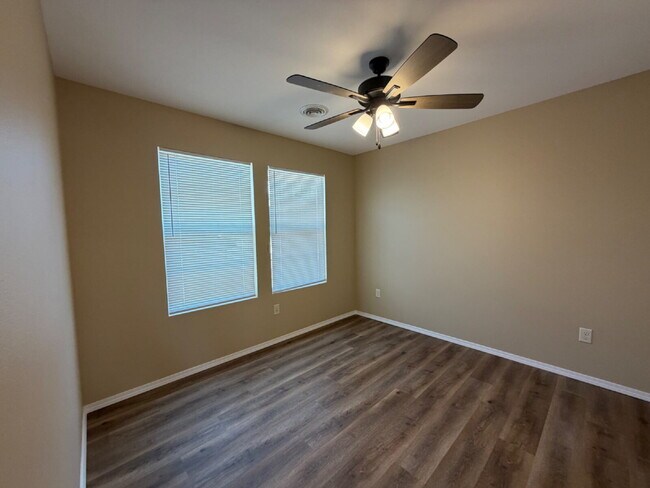 Foto del edificio - Last BRAND NEW 4BR Duplex left!!!