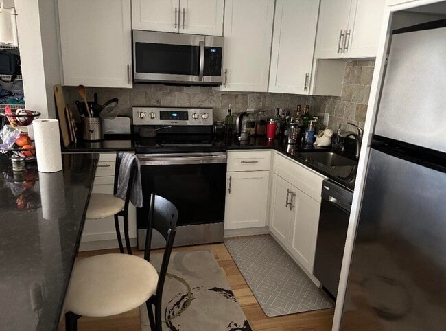 Foto del edificio - 1660 N Prospect Ave