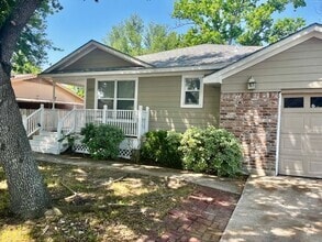 Building Photo - 10826 Buffum St
