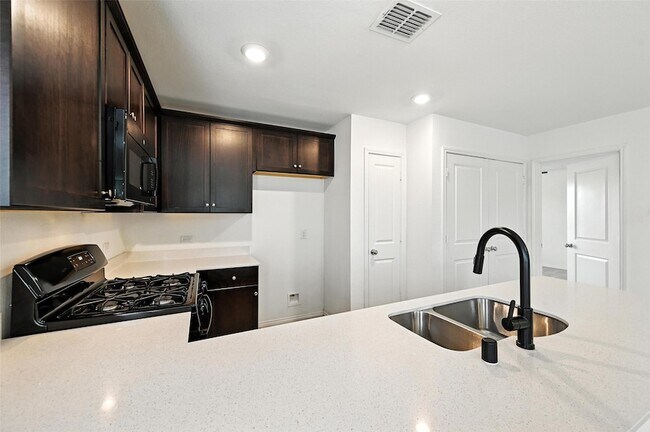 Foto del edificio - 2733 Slatewood Dr