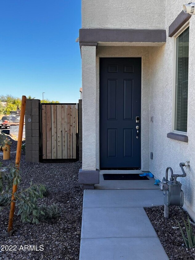 Primary Photo - 1115 W. Diamondback Dr.