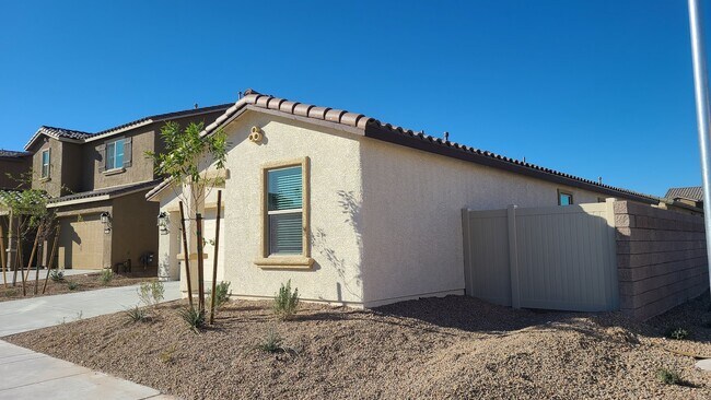 Building Photo - 621 Abrazar Ave