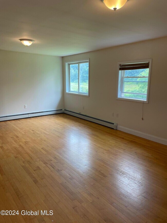 2938 NY7 Unit Apt 4, Cobleskill, NY 12043 Room for Rent in