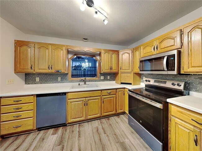 Foto del edificio - 5590 148th Ln NW