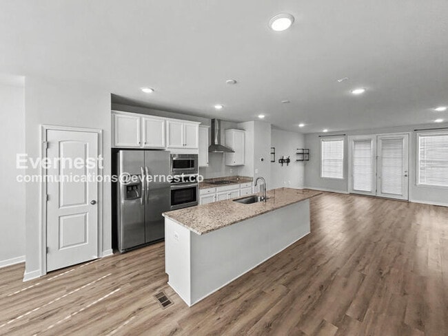 Building Photo - 1325 Claytor Ln