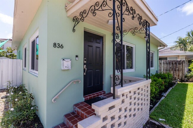 Building Photo - Northeast 17th Terrace, Fort Lauderdale, FL 33304 - 2 BR 2 BA house