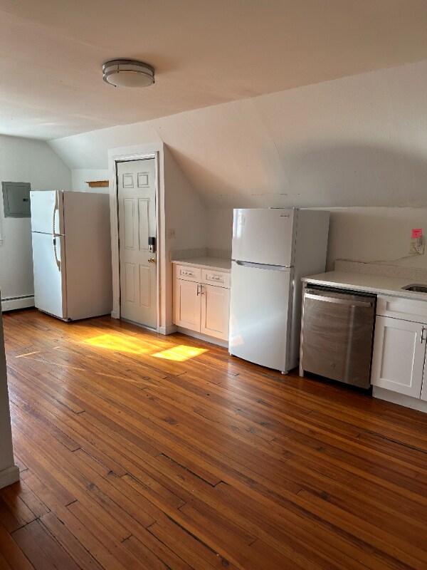 Building Photo - 56 Hillside Pl