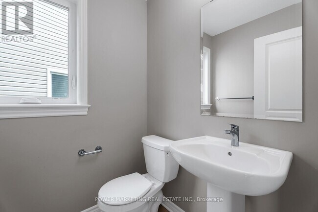 Building Photo - 848 Snowdrop Cres