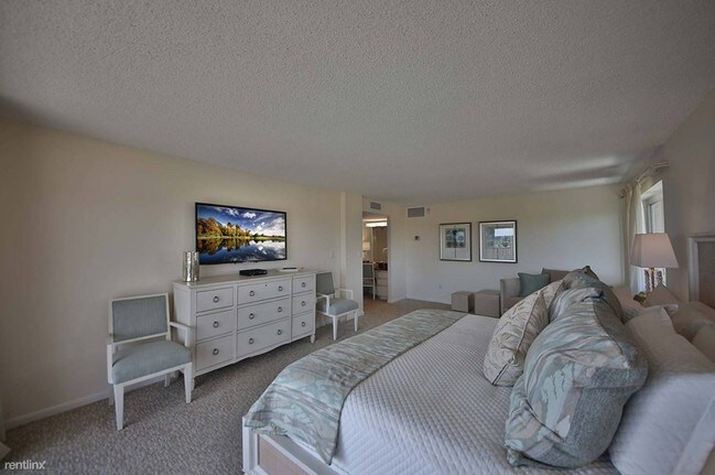 Building Photo - 3 br, 3.5 bath Condo - 1815 Magenta Ct Unit 5