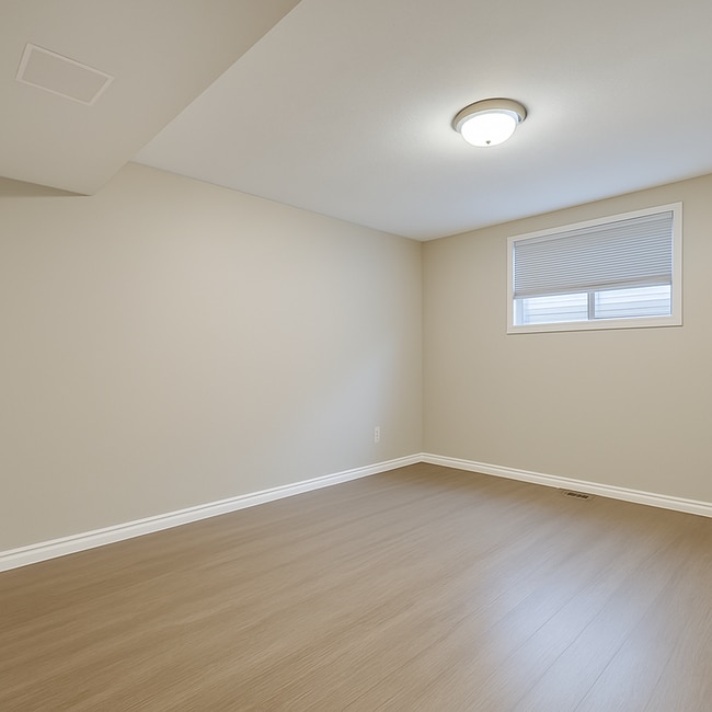 Building Photo - 4 Lindan St