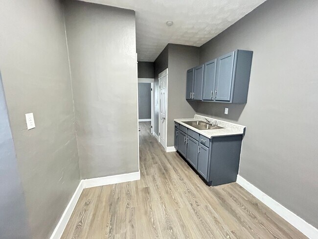 Foto del edificio - 314-316 Lorenz Ave