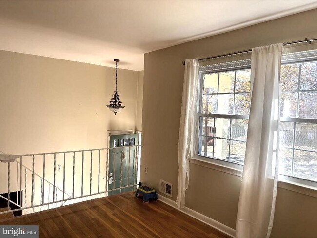 Foto del edificio - 5315 Manorfield Rd