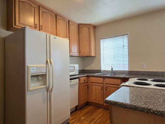 10th740 - 10th740 Apartment