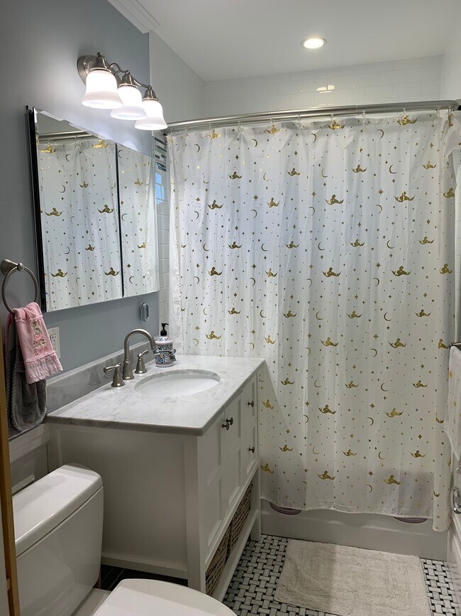 Foto del edificio - 1045 Adams St