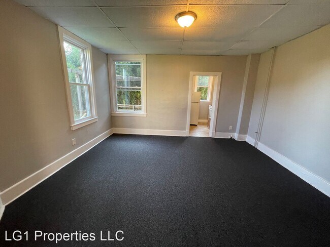 Building Photo - 3 br, 1 bath House - 7320 Woodlawn Avenue