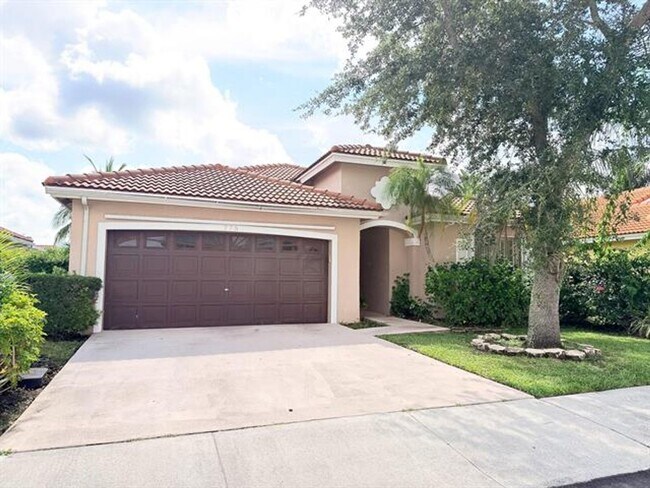 Building Photo - 775 NW 165th Ave