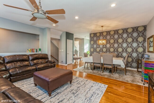 Foto del edificio - 375 N Commerce St