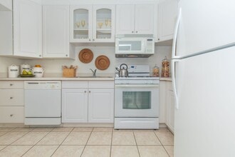 Building Photo - Loma Palisades