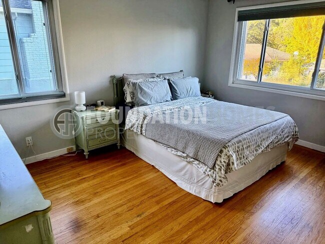 Building Photo - Modern Bret Harte Home with Gourmet Kitchen - FOUNDATION