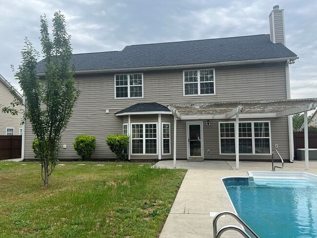 Building Photo - 570 Batty Way