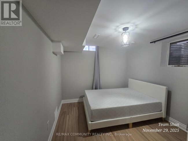 Building Photo - 15 Goodall Dr