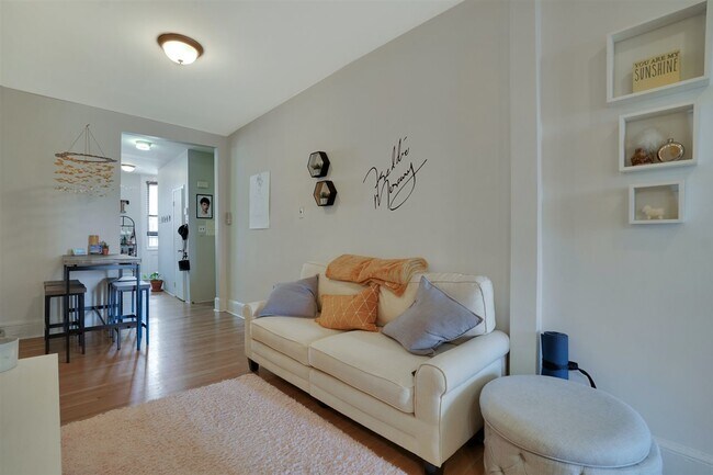 Foto del edificio - 402 Monroe St