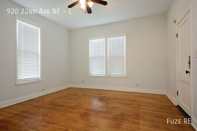 Foto del edificio - 920 22nd Ave NE