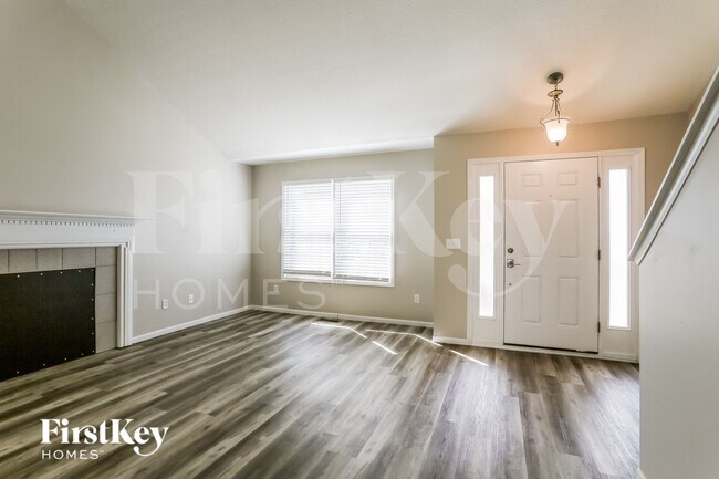 Foto del edificio - 5802 Wellbrid Drive