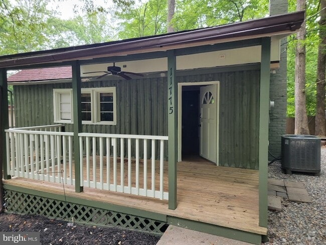 Photo - 11775 Stanbaugh Ln House