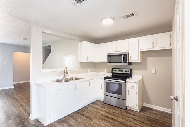 Building Photo - Eclipse Of White Rock