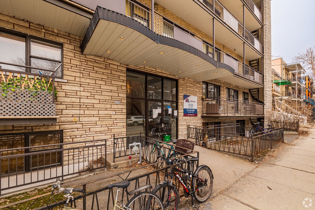 Building Photo - 5220 Av 6E