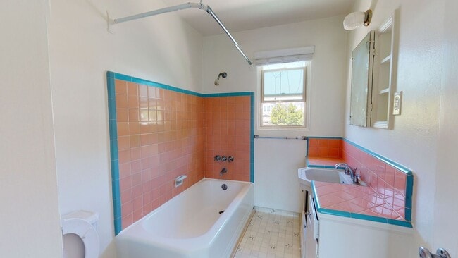 Building Photo - Upstairs 1 Bed 1 Bath Available for Long Term Rent at the Anchorage Apartments! Near Coronado Vil...