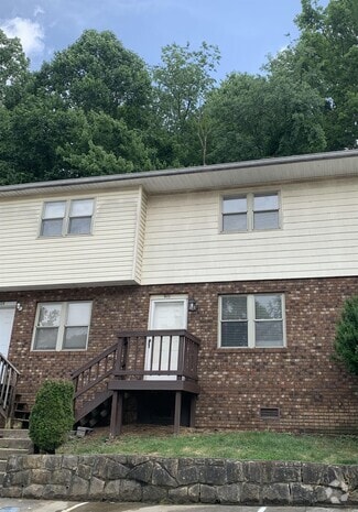 Building Photo - 803 Hamlet Way