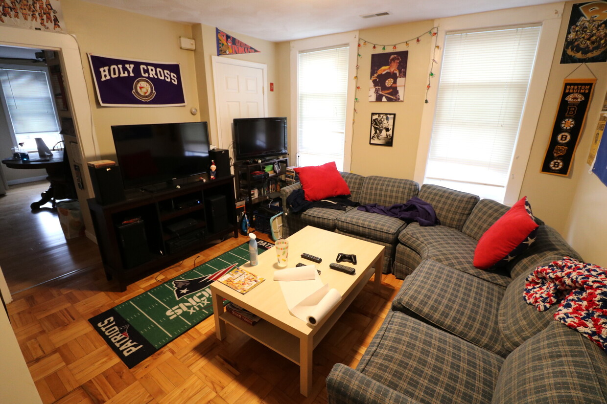 Foto principal - 116 Old Harbor St