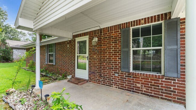 Foto del edificio - Charming Brick Home