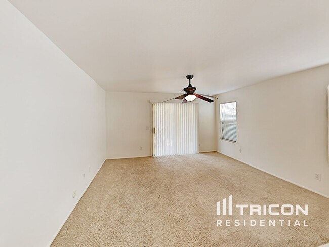 Building Photo - 1275 E Shari St