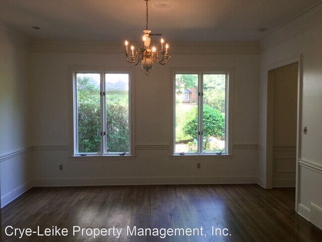 Building Photo - 4 br, 3.5 bath House - 320 N River Oaks