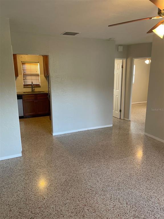 Foto del edificio - 880 42nd St N