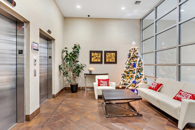 Foto del edificio - 71 Village Rd N