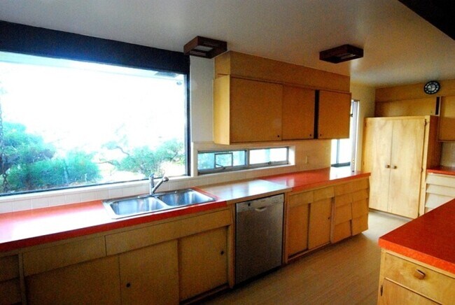 Foto del edificio - 4001 55th Ave NE