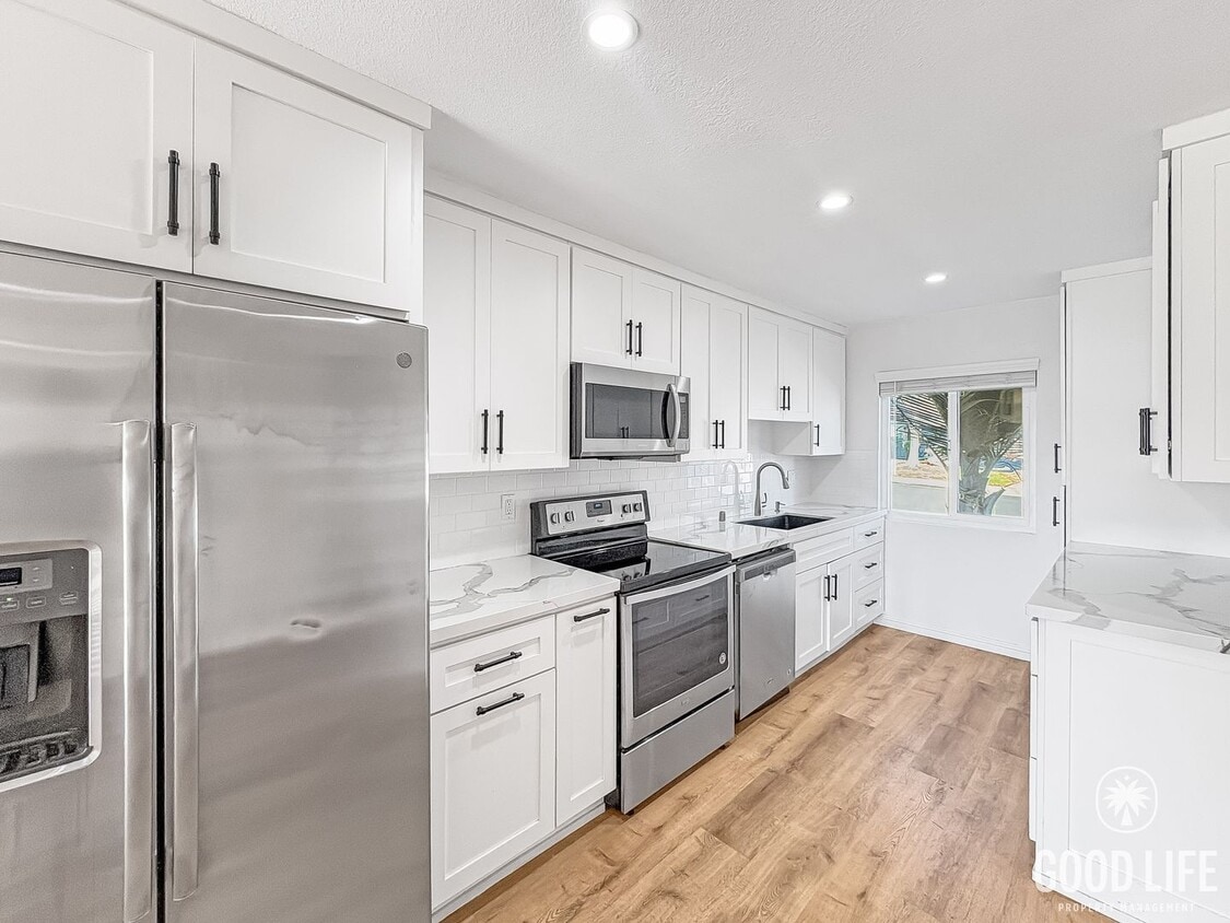 Primary Photo - Beautiful 2B/1.5BA Condo For Rent In Unive...